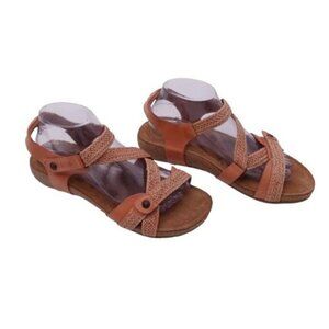 NWOB Taos Trulie Lightweight Leather Sandals Peach Size 41 Comfort